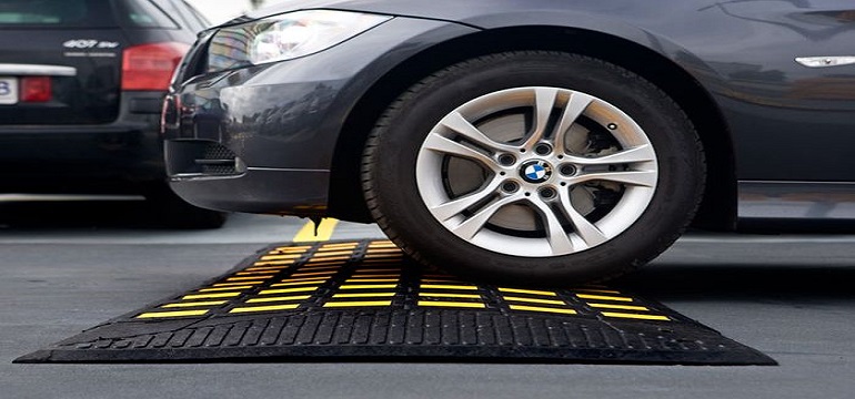 Berbagai Keunggulan Speed Bump dari Material Karet