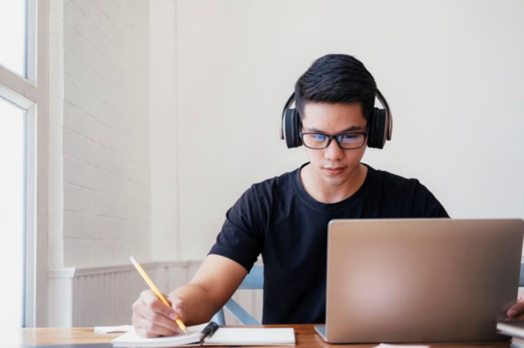 Teknik Belajar Efektif di Rumah: Tips dari Ahli Pendidikan