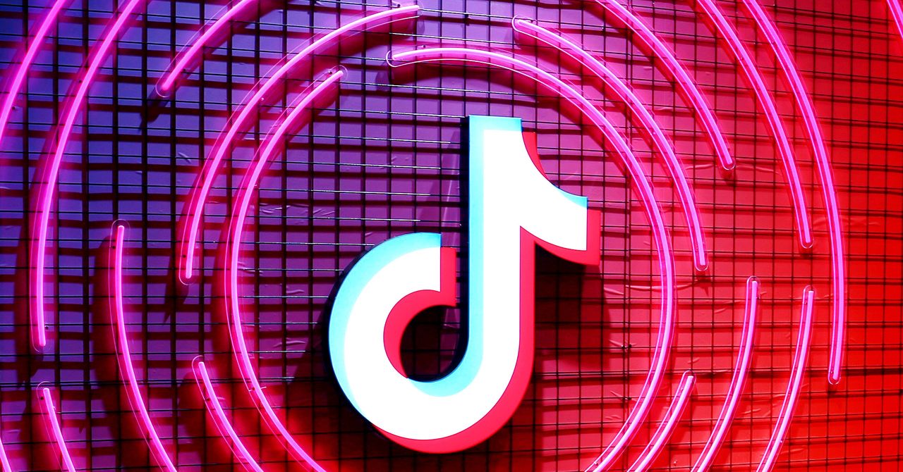 Mendapatkan Popularitas di TikTok: Bagaimana Jasa Followers dari Rajakomen.com Bisa Meningkatkan Visibilitas Anda