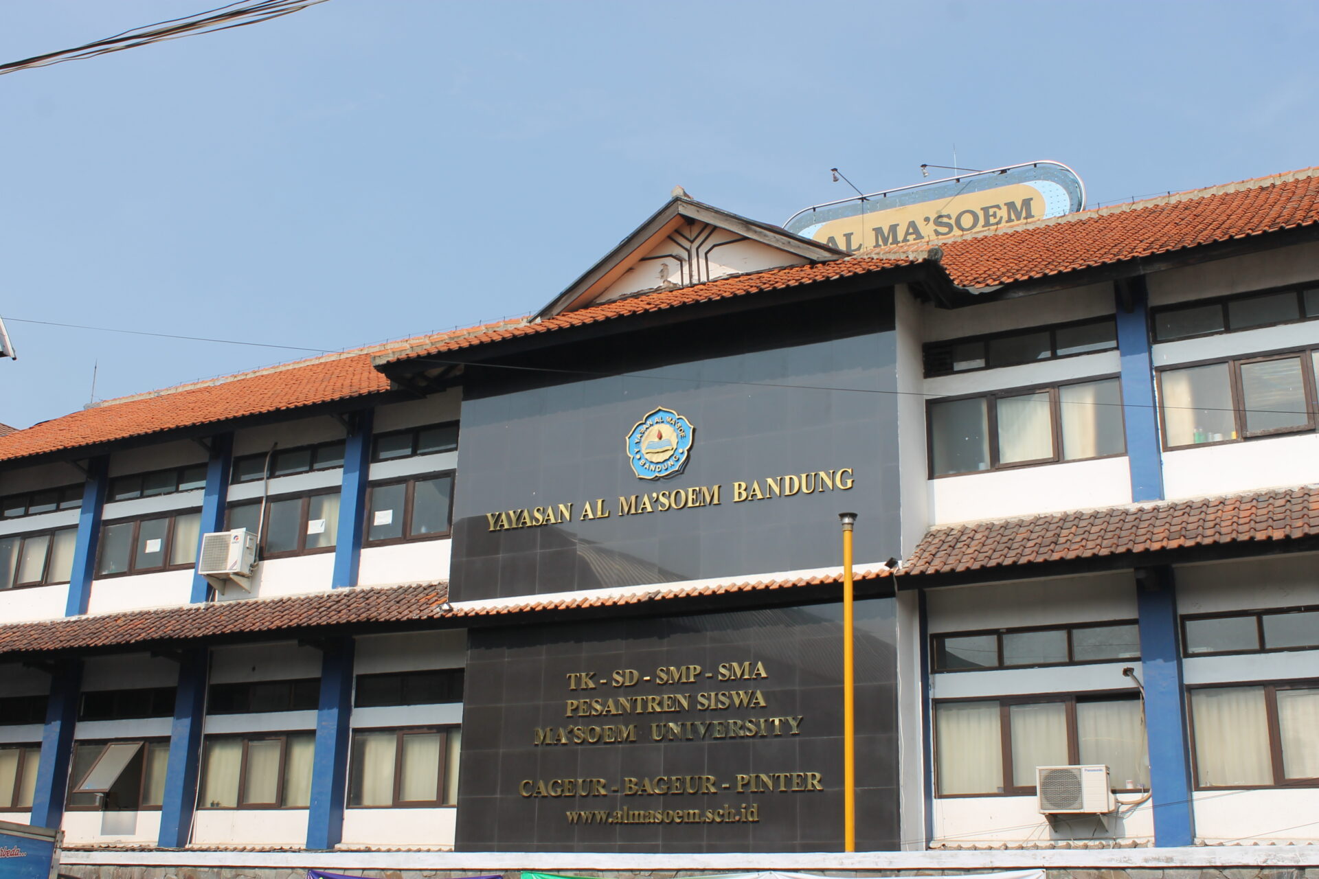 Menggali Kearifan Lokal: Pendidikan Islam Modern di SMA Al Masoem Bandung